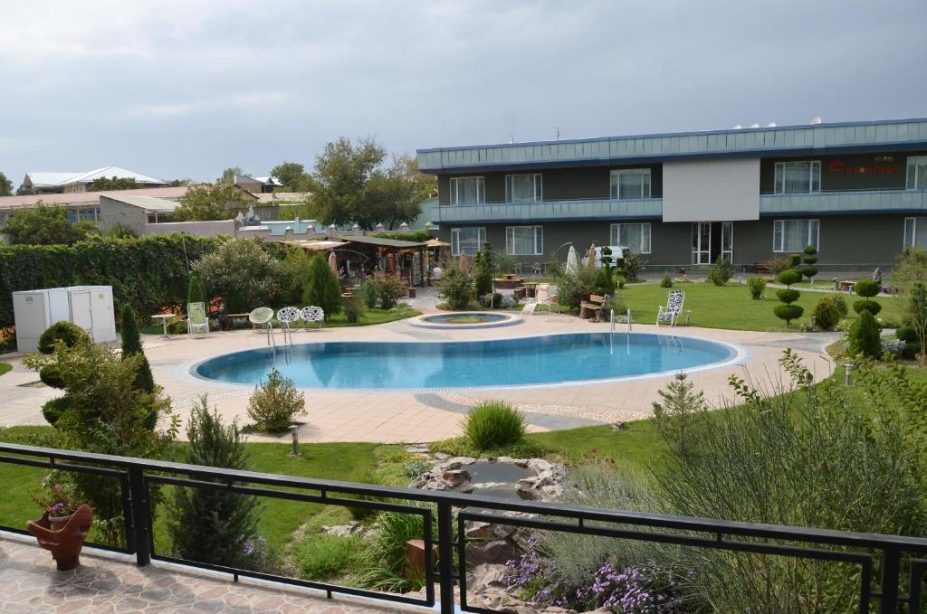 סמרקנד Advantage Hotel מראה חיצוני תמונה