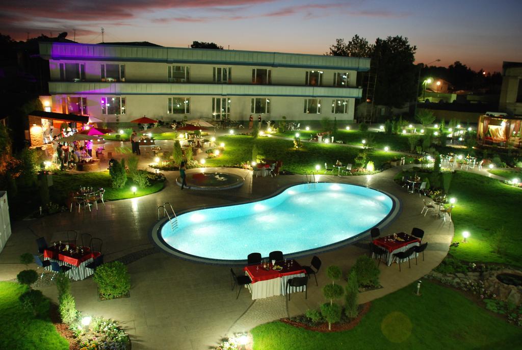 סמרקנד Advantage Hotel מראה חיצוני תמונה